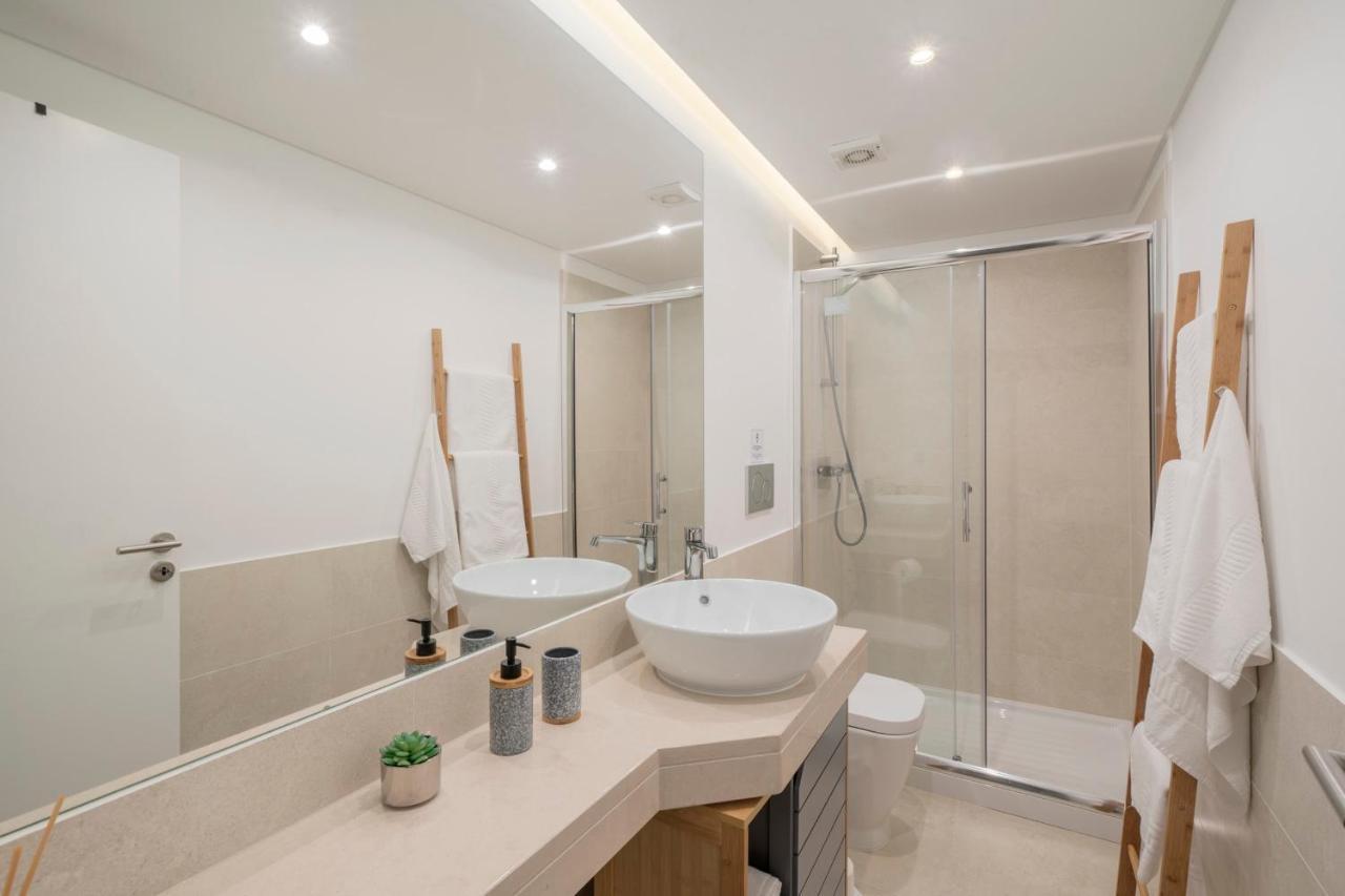The Mountain Apartment By An Island Apart 푼샬 외부 사진